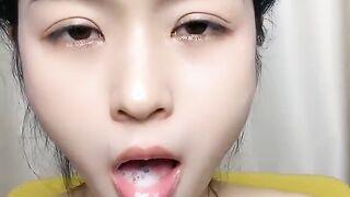 极品尤物气质女神！细腰美腿好身材！带上眼镜包臀裙，御姐范十足，穿上白丝掰穴，浴室湿身诱惑