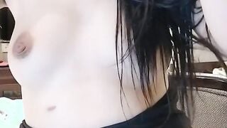 极品尤物网红女神！初下海文静高冷！性感肥臀一线天美穴，灰丝美腿，揉搓粉嫩小穴