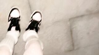 极品尤物网红女神！吃完饭回家收费！车上小露一波，浴室湿身跳蛋塞穴，假屌抽插地上骑坐