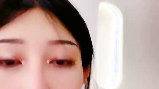 极品尤物网红小姐姐！新人下海收费房！娇小身材贫乳细腿，蝴蝶美穴特写，掰开紧致小穴
