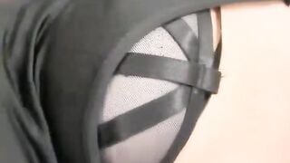 极品尤物！性感美御姐！扒开丁字裤掰穴，好多白浆太骚了，炮友埋头舔逼，抱着屁股猛操