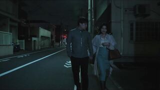 MOON-013 旦那が近くにいるのにクチに出された精子を不意打ちゴックンした奥様は不…