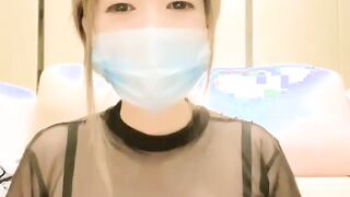 模特小姐姐下海！高颜值超性感！一对豪乳透视装，情趣开档内裤，揉搓骚穴，让人欲罢不嫩