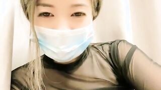 模特小姐姐下海！高颜值超性感！一对豪乳透视装，情趣开档内裤，揉搓骚穴，让人欲罢不嫩