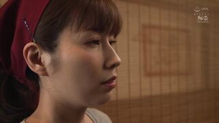 SSIS-892C 無法控制性慾的巨乳兼職已婚女子，和打工地點的年輕男子情侶般的抽插搞翻天。奧田咲