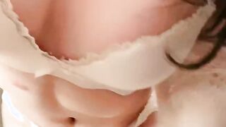 烈焰红唇颜值女神！脱下内裤性感翘臀！多毛骚逼掰开特写，假屌骑乘位，娇喘嗲嗲好骚