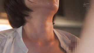 ROE-187 最愛の母と飲み交わした一夜。酒と潮吹きに溺れて大人になった僕。 友田真希