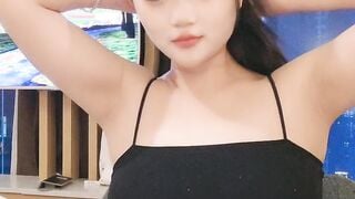 瑶瑶想喝奶！甜美小姐姐！皮卡丘死库水，带着项圈眼罩操逼，抓屌吸吮深喉，扒开内裤爆操