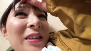 ERDM-072 ホテル従業員の美熟女に勃起チ○コ見せたらその場で抜かれた4時間