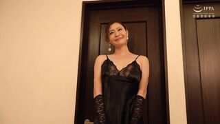SYKH-090 ブーツの美魔女とナマ交尾 即ズボチ〇ポの快感に美貌が蕩ける… ゆりかさん38歳