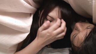 HUNTA-568 「お姉ちゃんよりもっとイカせて！」「私の方が気持ち良くなりたい！！」2段ベッドの上下で連続同時イキする女子○生姉妹！！久しぶりに用事で立ち寄った親戚の