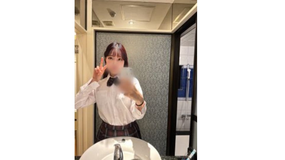 ⁣FC2-PPV-4089752 【數量限定販売】【凍結される恐れがありますのでお早めのご購入をお勧め致します】待望の完全顔出し！超危険作品発見！中出し・顔射2連発！女の子