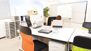 VEMA-216 オフィスで2人きりになった瞬間にセックスする女上司と部下 立岡杏菜