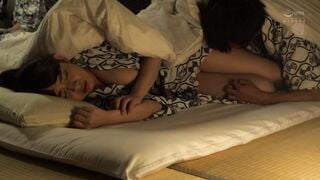 JUY-700 【※注意！！人間不信※】家族旅行NTR 親父の還暦祝いにうちの妻と弟夫婦で温泉旅館にやってきました。 記念の日を記録しようとビデオカメラで終始録画をしてい