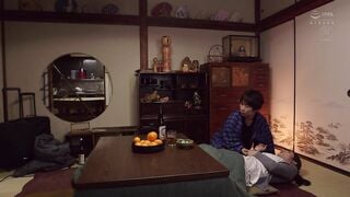 URE-056 友田真希×熟れコミ！！ 原作:越山弱衰 トンデヒニイル 欲求不満な熟女の爛れた汗だく性交を卑猥に実写化！！