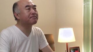 [VENU-919C] 彌生美月 退休賦閒在家的超色公公玩弄媳婦