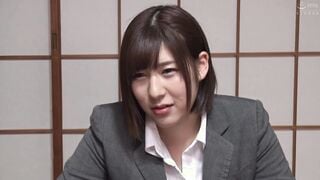 HUNTA-618 『く、苦しい！！えっ何？夢？？』女性社員の大きな胸がボクの顔にムギュ！出張先の温泉旅館で巨乳女上司と一緒の部屋に寝ていたら大きな胸がボクの顔面直撃！出