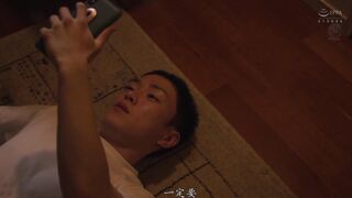 URE-102C 偷偷睡走女兒的男友！ 超人氣同人社團【DOLLPLAY】描寫的肉感美體與妖艷癡態 全部忠實寫化！ 田中寧寧