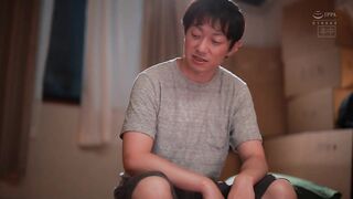 HMN-516 向かい部屋に住むいつもは地味なママチャリ妻が旦那の不在中、僕に全裸を見せつけてきた日は不倫中出しOKのサインです JULIA