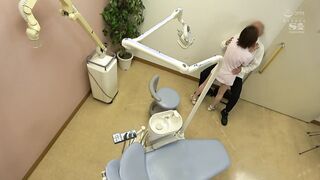 SONE-134 大きな生乳で横たわる患者さんを誘うゆがんだ性癖の人妻歯科衛生士 奥田咲