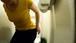 PYM-474 여자 화장실 방뇨 수음 들여다 본 변태 여자 유출 영상