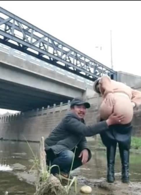 ⁣騷氣少婦戶外勾引老大爺