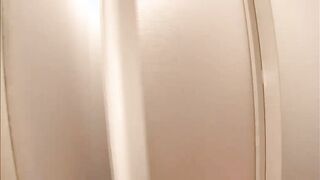 EYAN-101C 獲得超稀有影像！細腰巨乳美麗人妻美容師，天天光顧變熟客狂幹射進去！