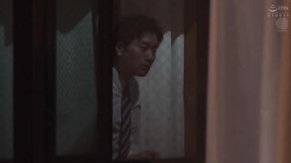 JUY-997 電撃専属第4弾！！ 向かい部屋の人妻 里美ゆりあ