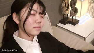 FC2-PPV-4568602 【本日迄1280pt！】即採用級の大量潮吹き！就活に勤しむセフレのスーツ姿が新鮮だったので着衣セックでどっぷり生中出し！