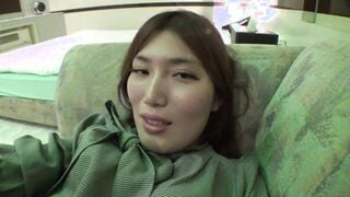 FC2-PPV-1337765 【顔出し・NTR】清楚美女絶叫暴走！無許可中出し！段取りブチ壊して服着たまま即ハメ「彼氏よりこっちのちんぽがイイ♥」彼氏の鬼電無視してひた