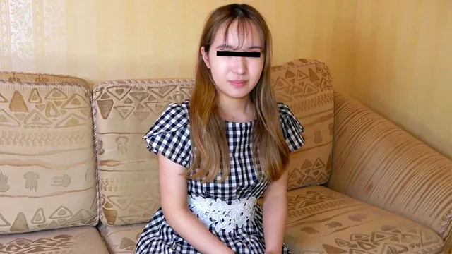 меленькая голенькая Натуральная дочь 123124_01 Агрессивная маленькая грудь персиковая попа  обнаженная модель Эрика Хирота