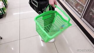 FC2-PPV-4611970 【初回数量限定50％オフ】 【本能に刺さるかわいさ！】 彼氏の生ハメを許す女はすぐにヤれる！ 清楚系カフェ店員の絶品フェラと膣を堪能！【こ