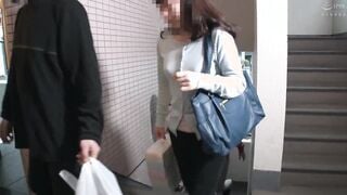 GDHH-135 親に隠れてこっそり姉弟tidythin 親の前ではわざと姉弟ゲンカ！しかし、実は姉弟以上の関係で2人きりになるとすぐにtidythinセックスを始める！