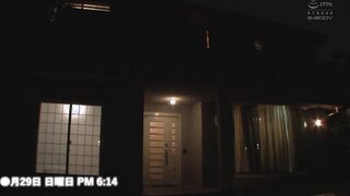 EYAN-160 他人の旦那が不妊治療のために金玉パンパンになるまで溜めた精液をエロボディで絞り尽くす巨乳妻と巨尻妻のコンビネーション横取り受精 飛鳥りいな 篠田ゆう