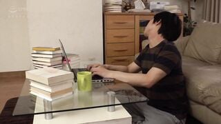 ZMEN-032 パンイチで締め出された隣の奥さんのむっちりボディがエロ過ぎて…2