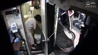C-2900 自分の部屋に泊まることになった妻の女友達 「人妻照美さん（仮名）三十六歳」に当然のように手を出してしまうワタシ（28）