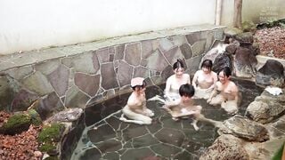 DANDY-960 「おちんちん大きくさせてごめんね」小さいから大丈夫だろうと女湯に一緒に入った甥っ子がおっぱいだらけの状況にフル勃起！慌てた叔母さんがこっそり抜いてくれ