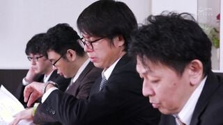 JUL-746 人妻秘書、汗と接吻に満ちた社長室中出し性交 『逸材。』超・大型新人《秘書》シリーズに登場―。 安みなみ