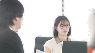 HMN-687 僕だけが知ってる夜の裏顔。会社では完璧すぎる女上司の愚痴を聞いたら家に入り浸られ立場逆転！ 赤ちゃんポーズでチ○ポ懇願され甘やかし中出し生活が始まった。