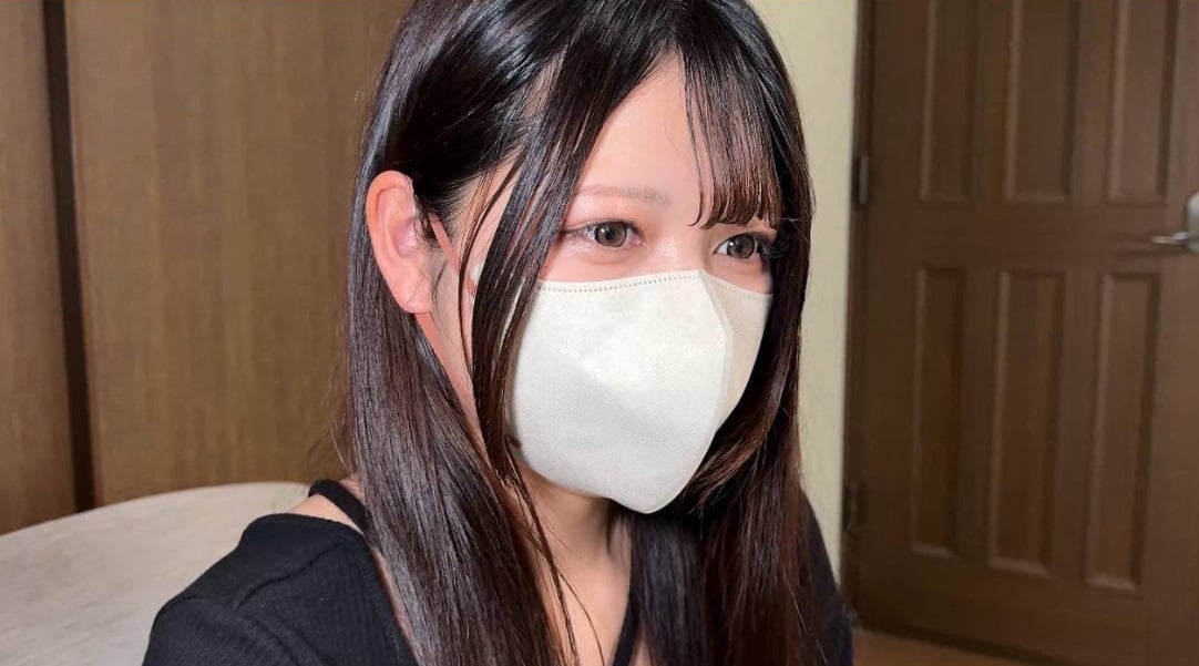 FC2-PPV-4713731 【完全素人】可愛卻過於性感的19嵗天才。盡琯是危險期，仍進行生插入。因過於愉悅而無法停止腰部動作，最終大量中出。