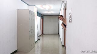 【モザイク破壊】SORA-584 見られたくないけど見られたい性癖の先生が校内露出で潮吹き発情放尿羞恥 葵百合香