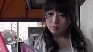 SW-541 本屋で勉強漬けの男子学生にエロ本見せつけたイケない人妻 5 狭い店内でボインを押しつけビン勃ちになった未経験チ○コに店員や他の客にバレないように大人の女のカ
