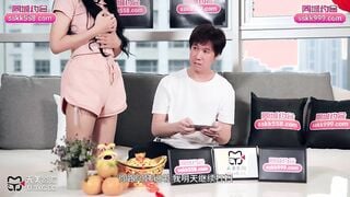 天美传媒TMTC008 性感发小的诱惑 沉溺于青梅竹马的身体 仙儿嫒