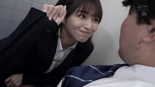 DASS-652 Hujung zakar berubah kepada bentuk lembu! Segera pop dari vakum vakum glans! Pekerja baru dengan blowjob gurita super yang disedut walaupun dia meletup, Kuramoto Sumire