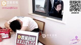 麻豆传媒xjx0094 蝙蝠侠灌醉叔叔 厨房后入风骚婶婶 球球