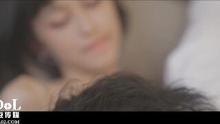 爱豆传媒ID5381 放浪弟弟欲求不满的三人行性体验 心萱