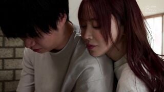 EBWH-242 繁華街で働く平凡なコンビニ店員の僕がスタイル抜群な大人気キャバ嬢と夢みたいな恋愛をした 七瀬アリス