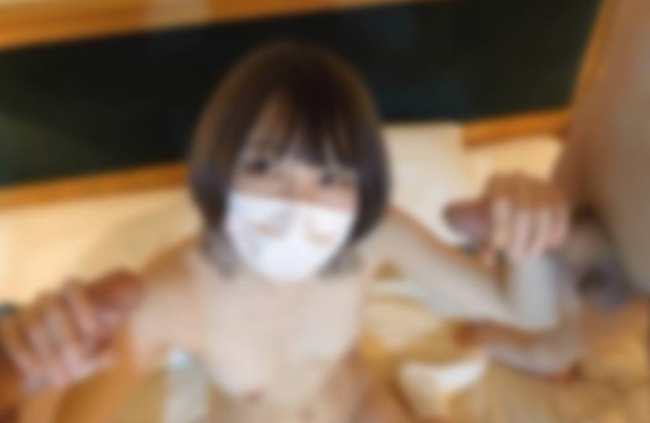FC2-PPV-4722992 ※18日限定初回78%OFF※【素人個人拍攝】【無修】【3P】口交/玩具調戲/生插/連續內射/身心纖細的18歲少女被變態玩弄