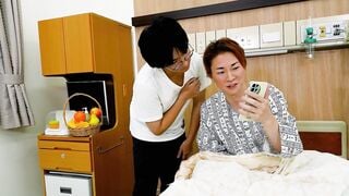 KTDH-016 幼いころから見てきた友達のママを味わってみた！！あまりにも美しく揺れる人妻の大きいおっぱいを見ながら、彼女に生足コキをされたら、精液が爆発した。妃ひかり