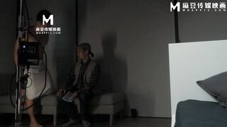 麻豆传媒MD-0325 黑男Ｘ100次绝顶高潮初体验 冷感女优性欲开发 Muna